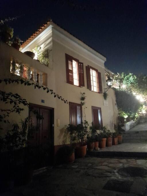 At The Foot Of Acropolis. Vila Atenas Exterior foto