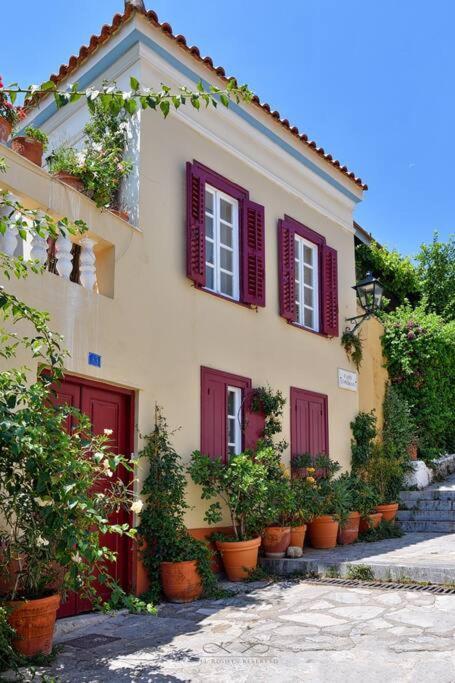 At The Foot Of Acropolis. Vila Atenas Exterior foto