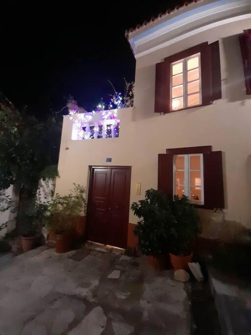 At The Foot Of Acropolis. Vila Atenas Exterior foto