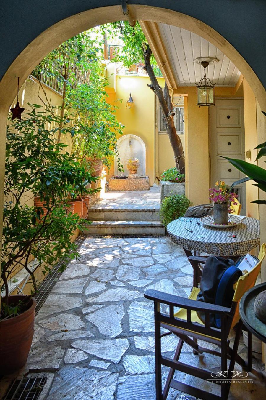 At The Foot Of Acropolis. Vila Atenas Exterior foto